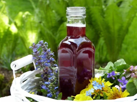 vinegar in jar